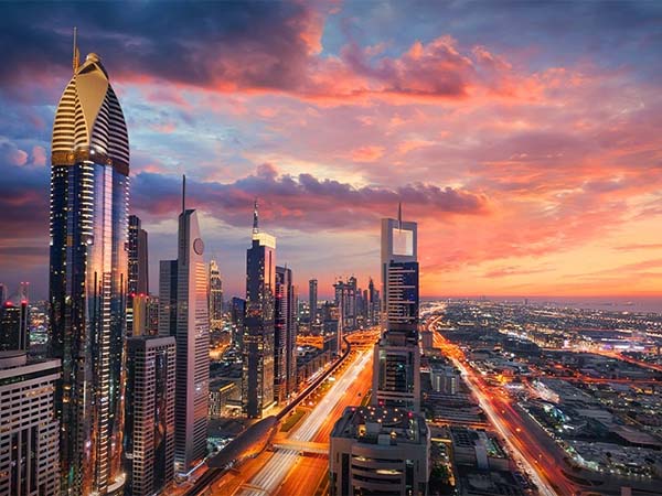 چه چیزی در مورد دبی هیجان‌انگیز است؟