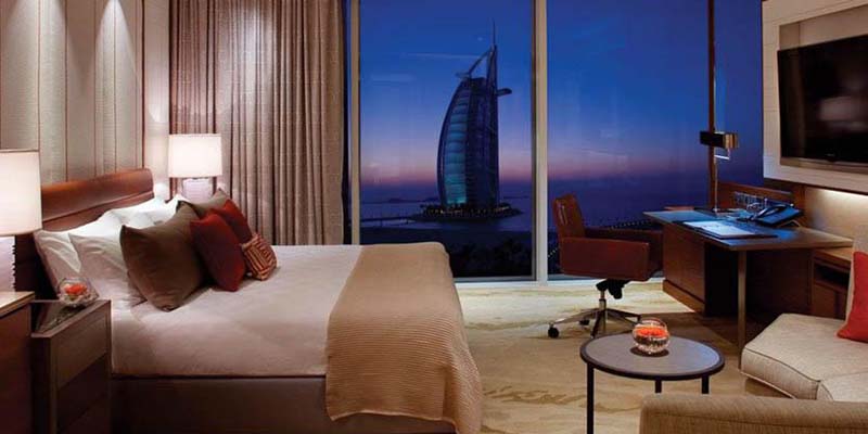 jumeirah-beach-hotel-4.d77e0a932faa0b16edd1e7be0c33ce50